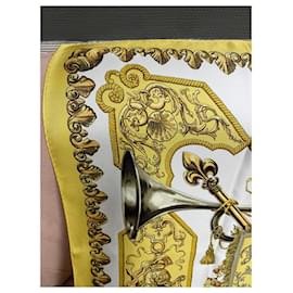 Hermès-Carré Hermès Collector "Ludovicus magnus Magnus" by F. de la Perrière-Yellow